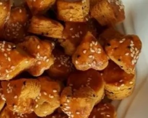 Kırmızı Biberli Kurabiye