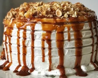 Karamelli Krokanlı Pasta